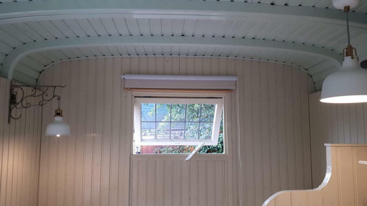 Pipowagen Overnachting Het Houten Huis Zaltbommel Exterior photo
